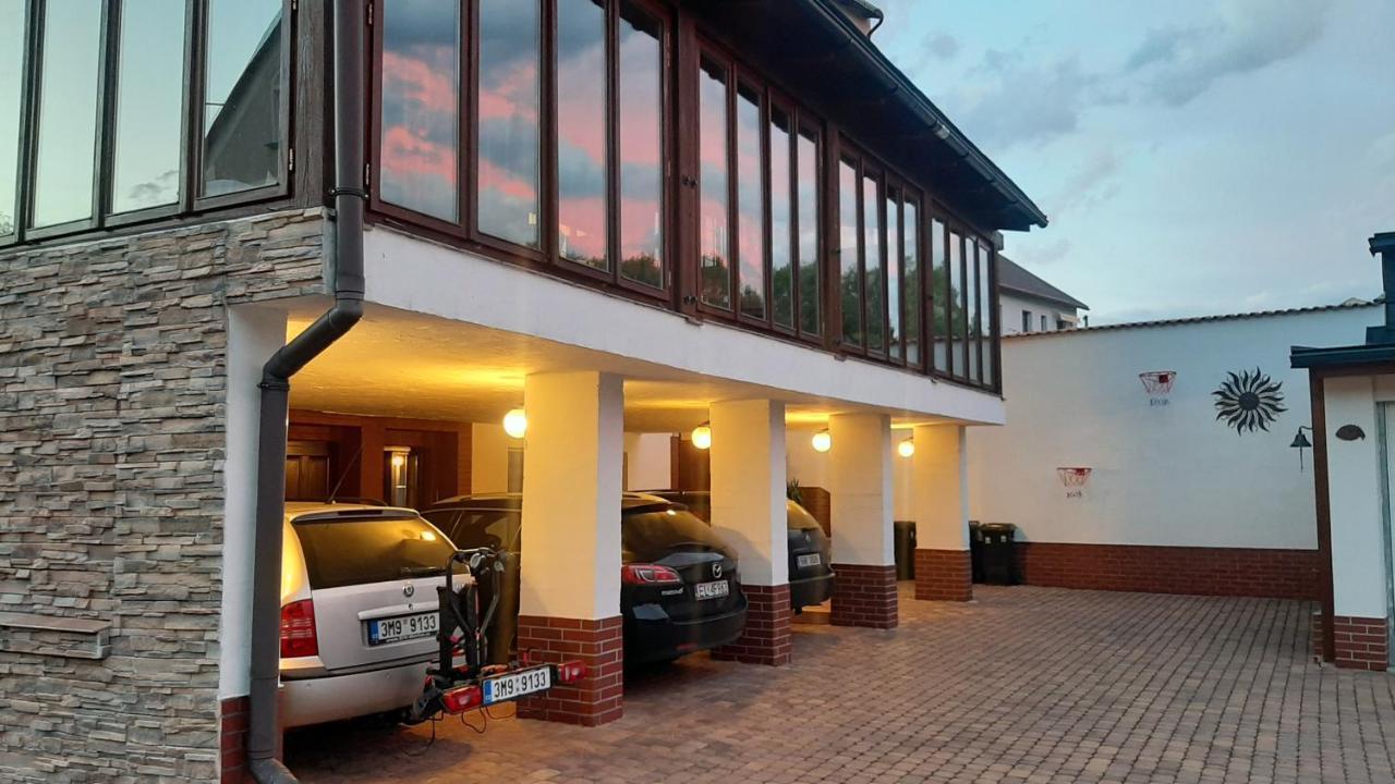 Penzion Oliver Žacléř 外观 照片